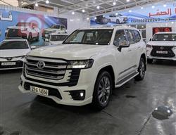 تۆیۆتا لاند کروزەر